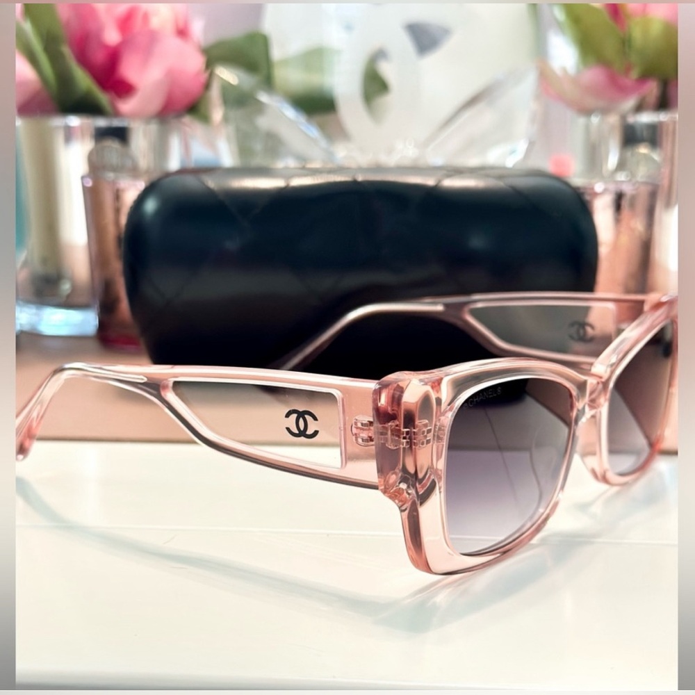 Like for the Everything Pink Show 💗💗💗💗 - Picture 12 of 16
